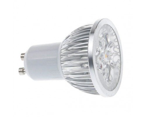 LED žárovka 5W, patice GU10, teplé bílé světlo.